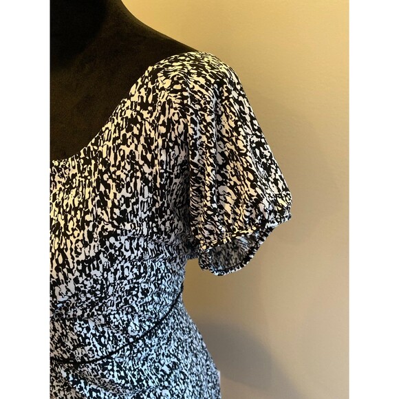Off Shoulder or on Blouse Sz Large Black & White Pattern Fitted Waist + Stretch - Picture 4 of 9